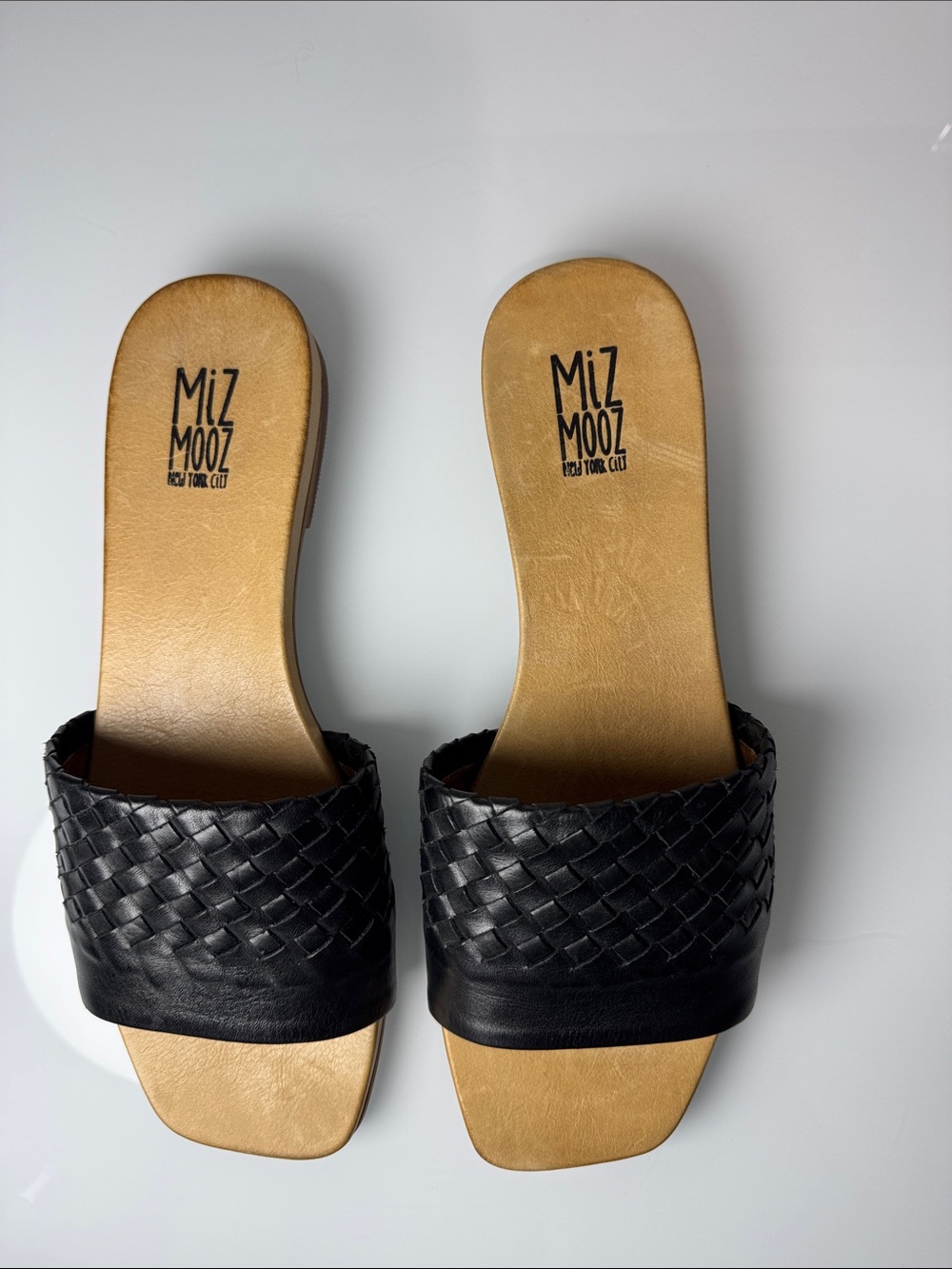 Miz Mooz Pluck black woven leather sandals 41/9.5 - Picture 2 of 6